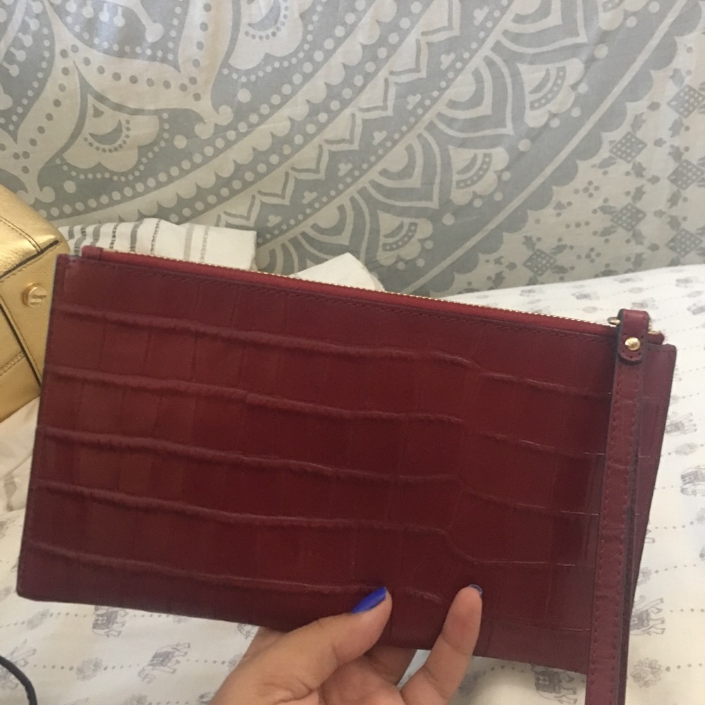 Micheal Kors Clutch - Picture 3 of 6